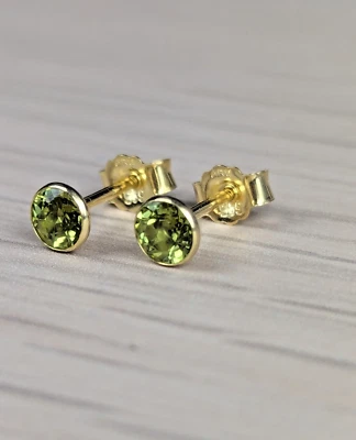 Ohrstecker -echt 585 Gold- mit echtem Peridot,  wunderschön edel | Schmuckstyck - Bild 1 von 4