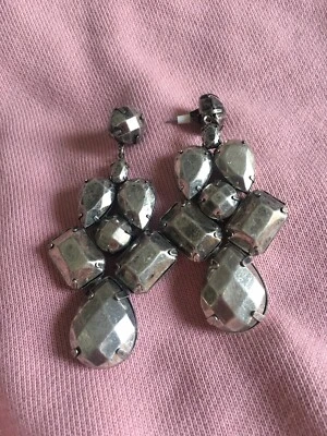 Pendientes estilo joyas diamantes de imitación tono plata oxidados H&M nuevos sin etiquetas Steampunk Cyber Foto 1 de 4