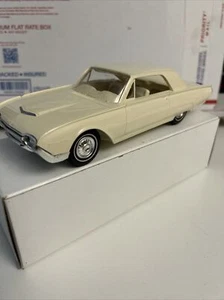1961 Ford Thunderbird Händler Promo Coupe beige/w beige Innenraum Modellauto - Bild 1 von 10