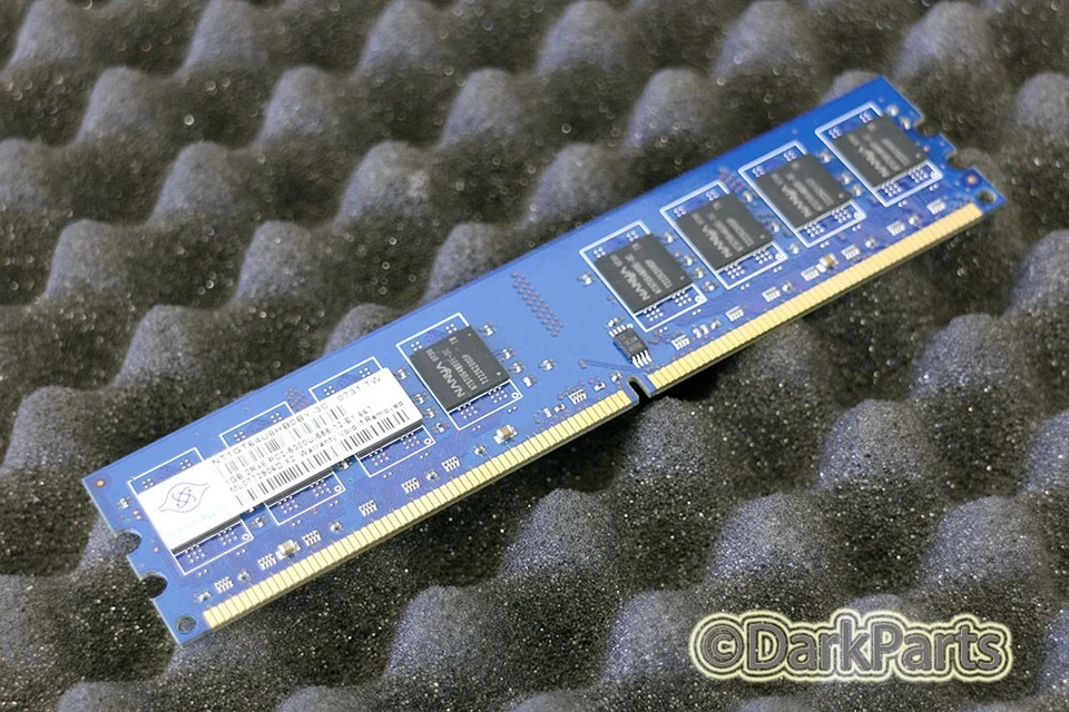 Nanya NT1GT64U8HB0BY-3C PC2-5300U-555-12-E1 1GB Memory RAM DDR2-667MHz - Image 1 of 1