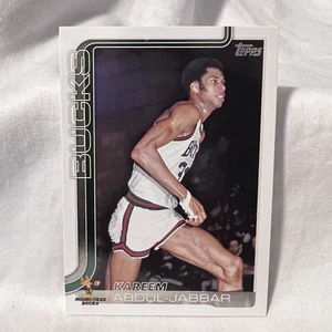 2025-26 Topps Kareem Abdul-Jabbar Milwaukee Bucks #259 NBA Basketball Card - Picture 1 of 2