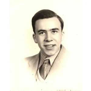 1943 Photograph Identified Robert Trenton Cooper Marshall Illinois VTG Portrait - Picture 1 of 2
