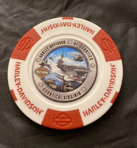 Quantico, Virginia Harley Davidson Poker Chip / Weiß & Rot - Bild 1 von 3