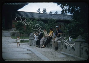 Korea Temple People 35mm Slide 1950s Kodachrome - Picture 1 of 3