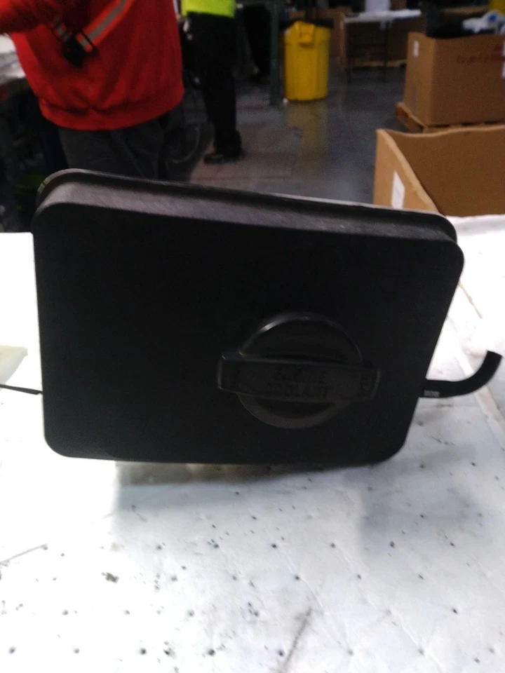 2018 KIA Cadenza Engine Coolant Reservoir OEM Grey 3.30L 81000 Miles Foto 1 de 4