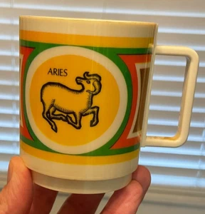 Tazza plastica vintage metà secolo Zodiac Ares Deca da collezione - Foto 1 di 7