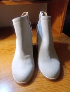 Lucky Brand Yabba Side Zip Wedge Ankle Booties Grey Gray Suede Western Size 6.5M - Picture 1 of 9