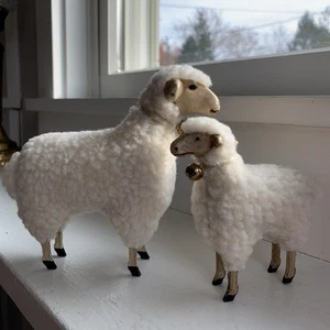 Handgefertigtes wolliges deutsches Schaf Lamm Spielzeug Weihnachtsdeko bemaltes Metallgesicht Set - Bild 1 von 22