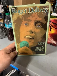 Roger Daltery Ride a Rock Horse -VHS- BIG BOX - Foto 1 di 11