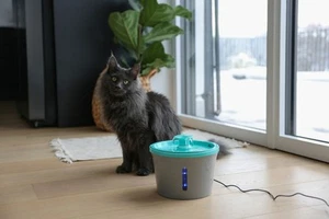 Trinkbrunnen Wasserbrunnen Wassernapf für Heimtiere Kerbl grau/blau 1,6l - Bild 1 von 9