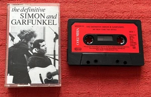 SIMON & GARFUNKEL-UK CASSETTE WITH PAPER LABELS-THE DEFINITIVE (GREATEST HITS) - Picture 1 of 5