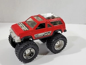 Tootsietoy 1980s SUV Nissan Pathfinder 4X4 XE Monster Tread Truck Red - Picture 1 of 11