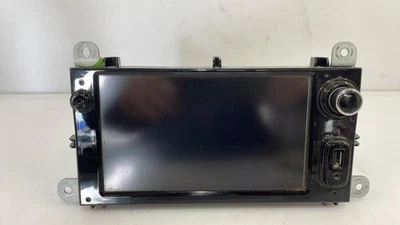 Autoradio originale RENAULT CLIO 4 PHASE 1 281152928R - Immagine 1 di 4