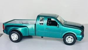NEW RAY DIE-CAST 1/32 Scale 2004 Dodge Ram 3500 Pickup Dually w/ 5th Wheel Hitch - Picture 1 of 6