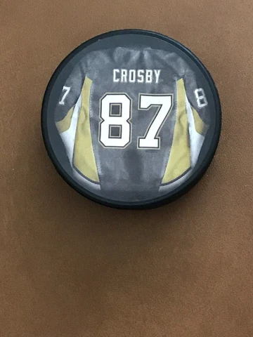JERSEY SIGNATURE SERIES Collectors Hockey Puck Sidney Crosby 87 Penguins NHL Cover