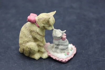 Винтажная фигурка кота с котенком Russ Berrie and Company Valentine Cat 15723 - Изображение 1 из 4