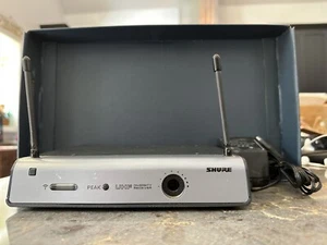 Shure Beta 58A UHF Diversity Receiver - Picture 1 of 5