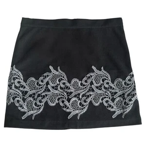 Plenty by Tracy Reese Minirock 6 neu mit Etikett schwarz bestickt Blumen verziert Anthro - Bild 1 von 5