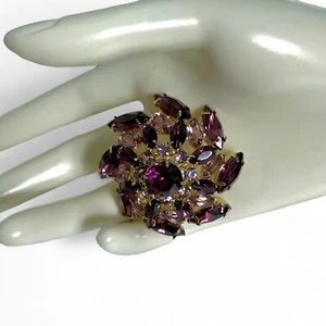 Broche vintage de diamantes de imitación de vidrio púrpura - prendedor de bisutería de 2” - Imagen 1 de 6