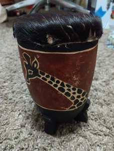 Mini tamburo africano intagliato a mano - Foto 1 di 10