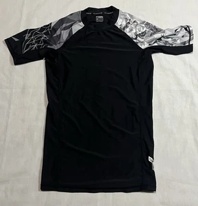 Riesiges Sportshirt Herren S schwarz geometrisch Löwe Grafik sportlich Performance Tee - Bild 1 von 6