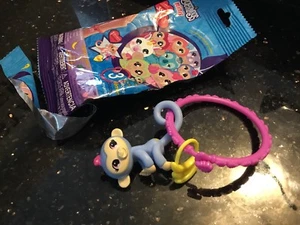 FINGERLINGS MINIS Bracelet Charm Monkey Liv - Picture 1 of 7