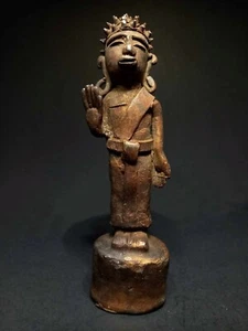EXTREMELY RARE BRONZE LAO STANDING BUDDHA. FOLK STYLE ART 18/19th C - Picture 1 of 12