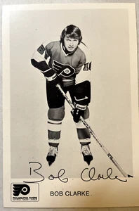 VTG BOB BOBBY CLARKE PHILADELPHIA FLYERS SIGNED AUTOGRAPHED PHOTO B&W 4x6 - Picture 1 of 2