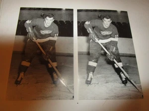 1960 Murray Oliver   Detroit Red Wings  NORTH STARS  #20 Postcard  LOT OF 2   VG - Picture 1 of 3