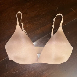 Skims Wireless Form Push-Up Plunge Bra Color Clay Size 32C - Picture 1 of 10