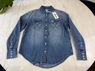 Camisa Wrangler Western Heritage para mujer pequeña perla a presión manga larga mano ligera Foto 1 de 4