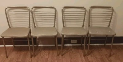 Silla plegable Cosco Hamilton de moda tocador de metal champán mediados de siglo moderna de colección Foto 1 de 4