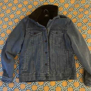 Chaqueta de mezclilla forrada Sherpa Dr Denim Jeansmakers azul talla mediana en muy buena condición - Imagen 1 de 8