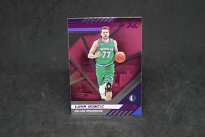 #300 Luka Dončić Chronicles Xr PINK 2020-21 MINT - Picture 1 of 2
