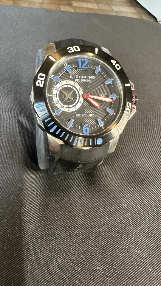 Stuhrling QuarterMaster ADN automático 320 52 mm 30 joyas Foto 1 de 4