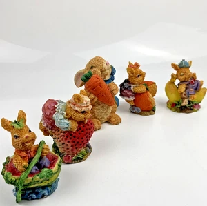 Colección De Colección De 5 Adorables Figuras De Conejo De Pascua De Resina ~ ENVÍO GRATUITO - Imagen 1 de 15
