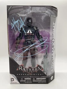 Troy Baker Signed Arkham Knight Action Figure Authentic Autograph JSA COA - Picture 1 of 7