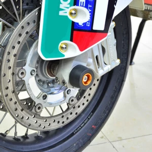 Front Axle Slider Crash Protector For KTM 690 Supermoto / R / SMC R 2007-2016 - Picture 1 of 8
