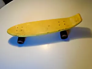 Vintage Jaws Skateboard plastica giallo newporter stoker 24'' ganasce lunghe squalo usa - Foto 1 di 9