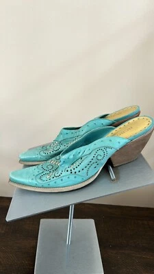 Mulas blancas BCBGirls. Talla 7,5 Foto 1 de 4