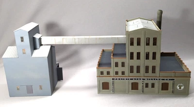 HO Scale Walthers #933-2914 PRAIRIE STAR MILLING &  933-2927 FLOUR MILL ELEVATOR - Image 1 of 4
