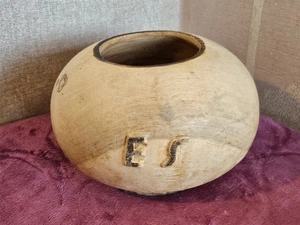 Unusual Hand Carved 20cm Wooden Bowl / Vase with Initial ES - Picture 1 of 5