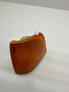 Audi 100  200 front turn signal left side 181910b 084411506lf 014411506la - Picture 1 of 9
