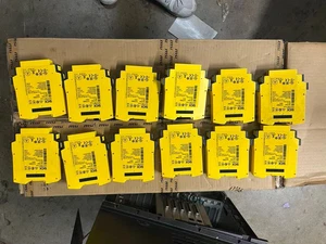 lote de 12 controladores de seguridad Sick FX3-XTIO84002 - Imagen 1 de 13