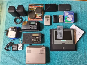 Elektrogeräte Konvolut, Radios/CD & DVD-Player/Lautsprecher/Übersetzer/DAB etc. - Bild 1 von 15