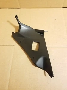 #74 07 08 GSXR 1000 Right Side Panel Frame Cover inner Cowl fairing OEM Trim - Foto 1 di 3