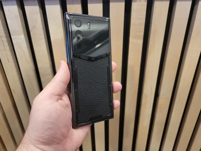 MetaVertu 1 Web 3 Curve титановая телячья кожа 12 ГБ RAM, 512 ГБ памяти, разблокированный, 5G - Изображение 1 из 4