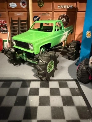 Custom Axial scx24 Mud Truck 380 Motor L@@K!! Treal EVARAYTHANG - Image 1 of 4