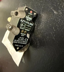 Euchner EZT1F2.062 Proximity Sensor AC/DC 20-250V - Picture 1 of 5