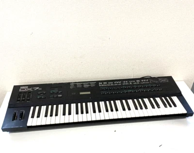 YAMAHA DX7S Synthesizer Digital Programmable Algorithm - Bild 1 von 4